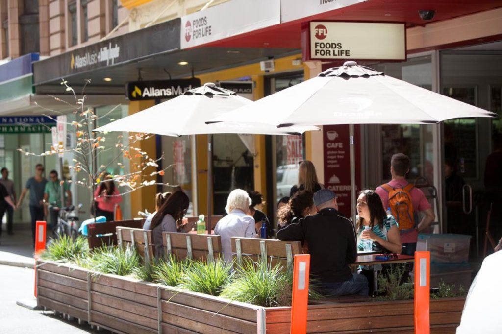 2種類のパークレットで道路に合わせた賑わいを生み出していく！ アデレードのパークレットの取り組み